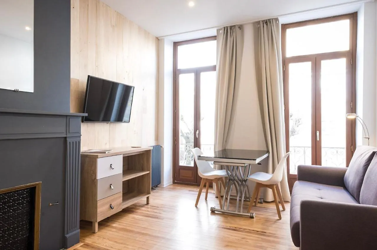 Studio Neuf, Charme De L'Ancien, Avec Balcon - 3 Etoiles, 4 Diamants Apartment Bagneres-de-Bigorre France